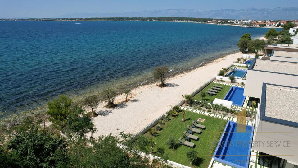 Luksuzna vila na ekskluzivni lokaciji ob plaži - Zaton!