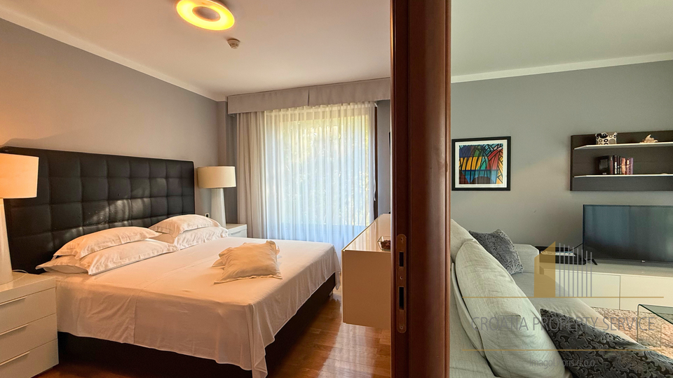 Ekskluzivna ponuda&excl; Stan u luksuznom resortu s 5 zvjezdica&comma; prvi red do mora&excl;