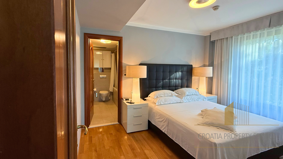 Ekskluzivna ponuda&excl; Stan u luksuznom resortu s 5 zvjezdica&comma; prvi red do mora&excl;