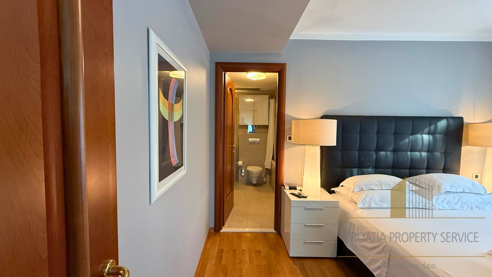 Ekskluzivna ponuda&excl; Stan u luksuznom resortu s 5 zvjezdica&comma; prvi red do mora&excl;