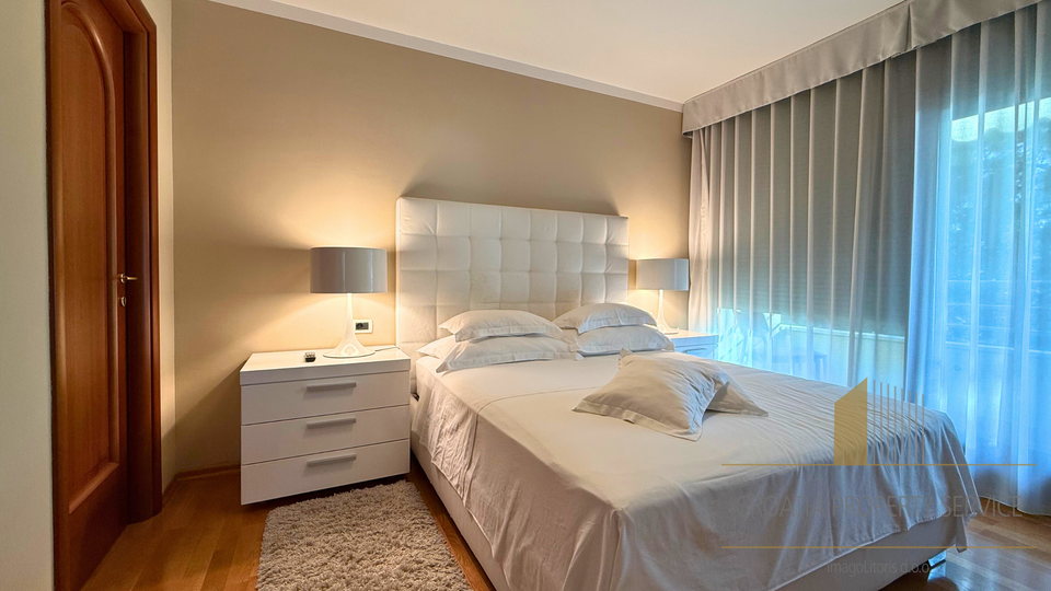 Ekskluzivna ponuda&excl; Stan u luksuznom resortu s 5 zvjezdica&comma; prvi red do mora&excl;