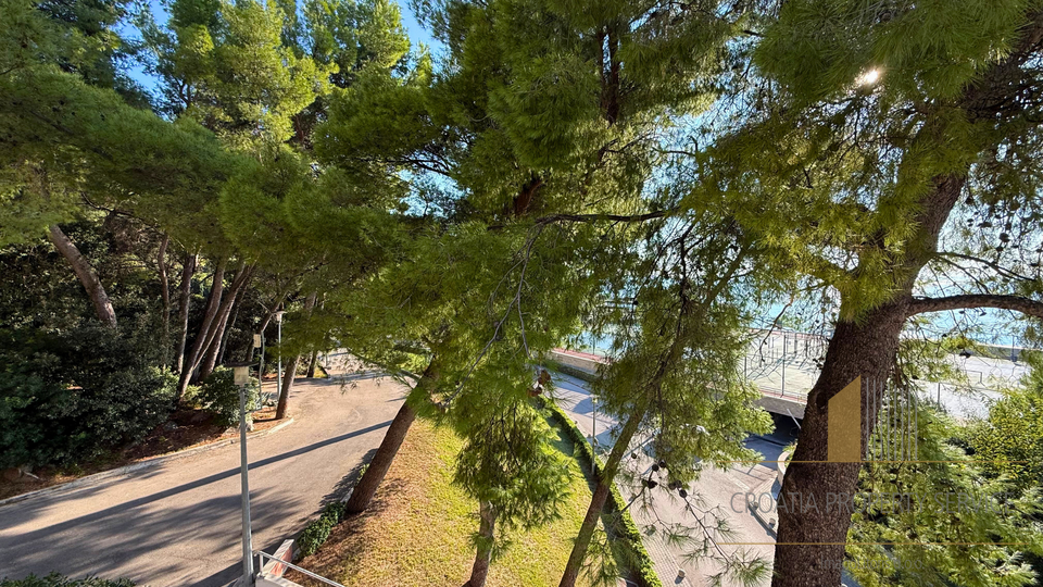 Ekskluzivna ponuda&excl; Stan u luksuznom resortu s 5 zvjezdica&comma; prvi red do mora&excl;