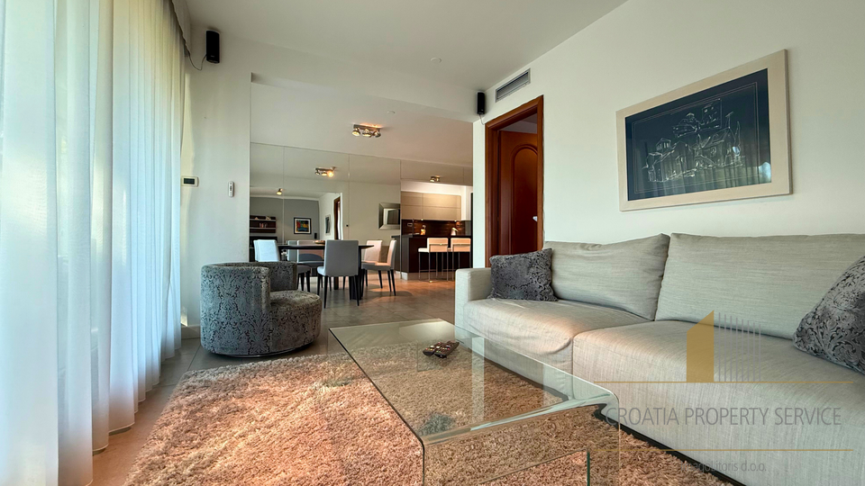 Ekskluzivna ponuda&excl; Stan u luksuznom resortu s 5 zvjezdica&comma; prvi red do mora&excl;