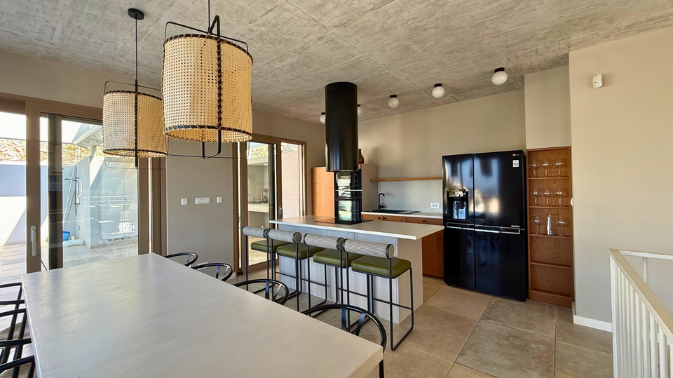 Glamurozna vila s bazenom samo 50m od mora u okolici Rogoznice&excl;