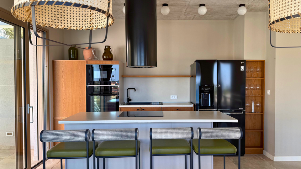 Glamurozna vila s bazenom samo 50m od mora u okolici Rogoznice&excl;