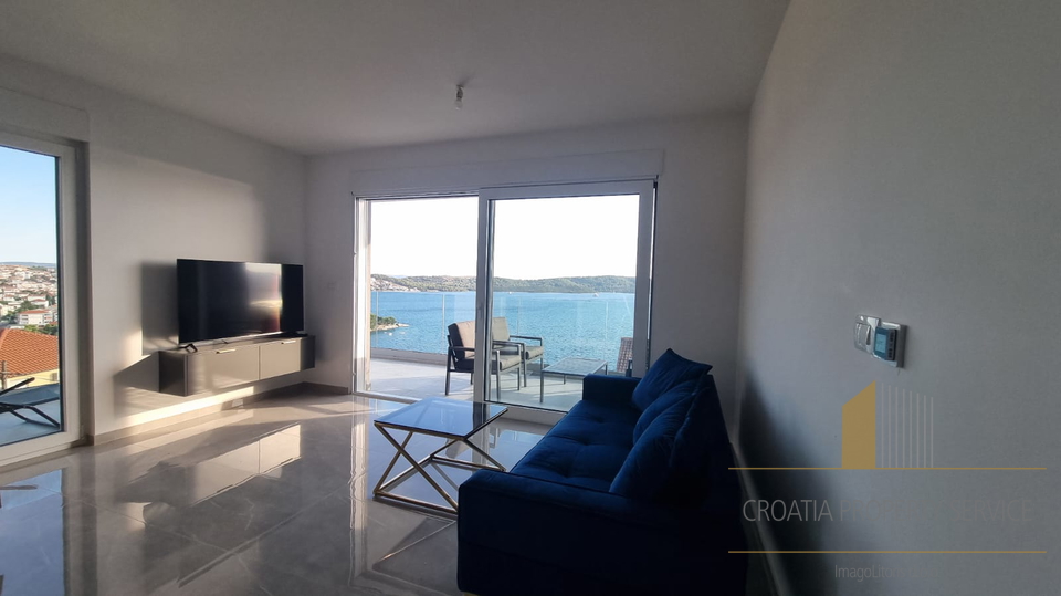 Attico moderno con vista mare – Čiovo, a 150 m dalla spiaggia!