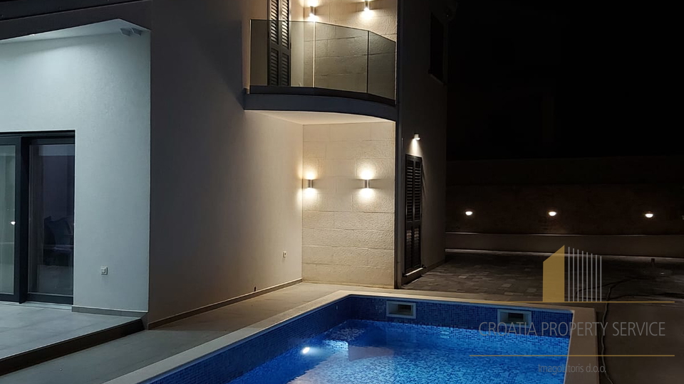 Luksuzna mediteranska vila s pogledom na more – Primošten!