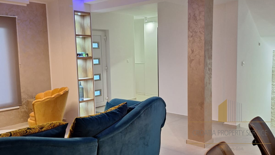 Luksuzna mediteranska vila s pogledom na more – Primošten!