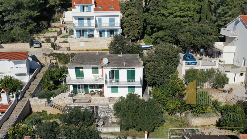 Casa con vista aperta, a soli 100 m dal mare – Hvar!