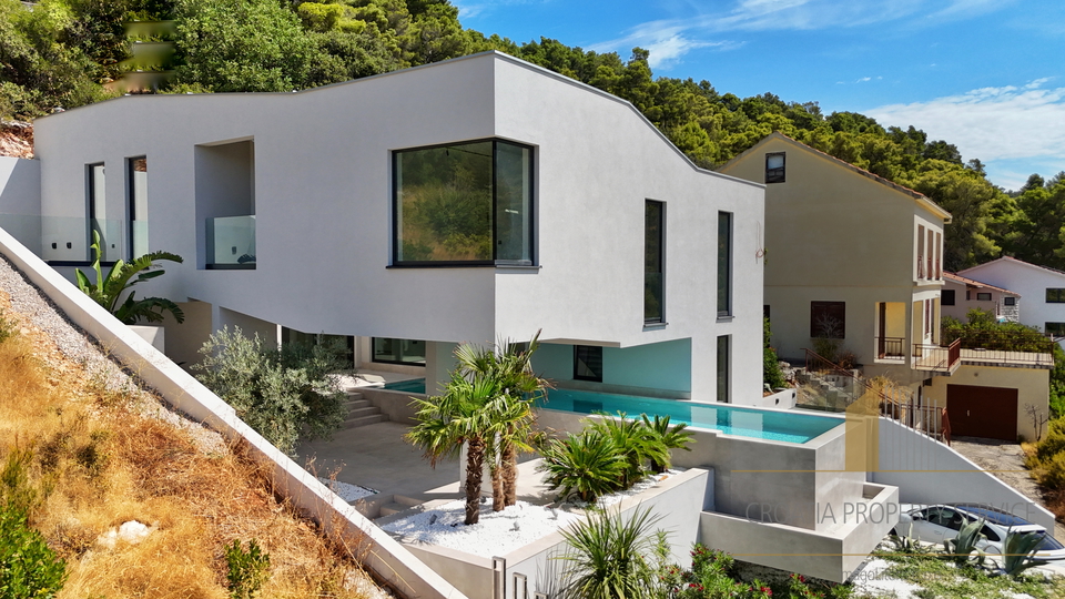 Villa di lusso di design a 80 m dal mare sull'isola di Korčula!