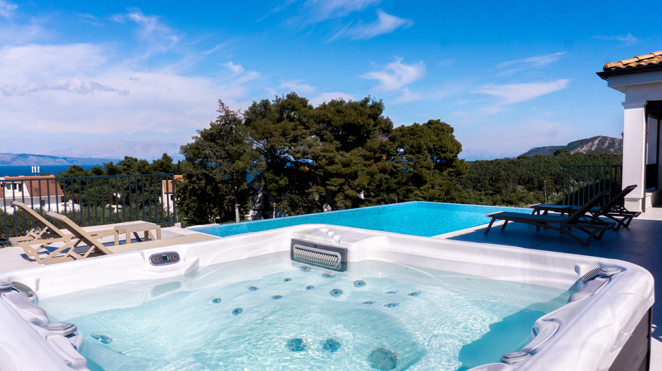 Ekskluzivna vila s panoramskim razgledom - Jelsa&comma; Hvar&excl;