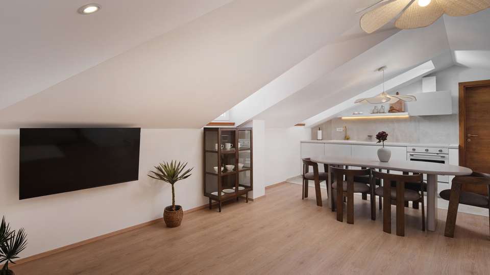 Einzigartiges luxuri&ouml;ses Haus in erster Meereslinie im Herzen von Ka&scaron;tel Novi&excl;
