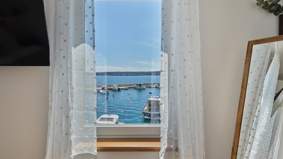 Einzigartiges luxuri&ouml;ses Haus in erster Meereslinie im Herzen von Ka&scaron;tel Novi&excl;