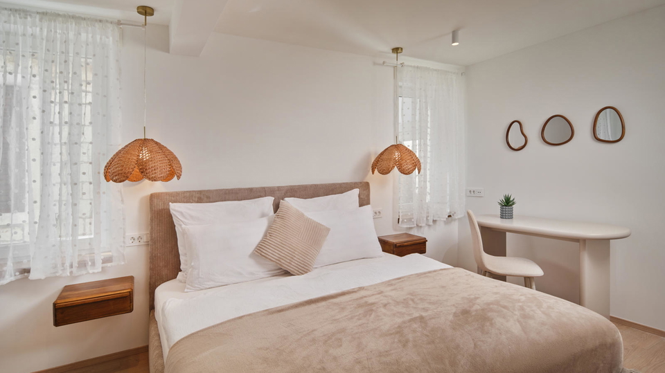Einzigartiges luxuri&ouml;ses Haus in erster Meereslinie im Herzen von Ka&scaron;tel Novi&excl;