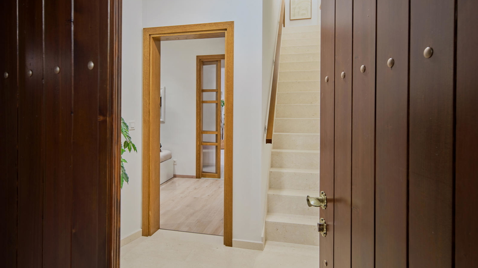 Einzigartiges luxuri&ouml;ses Haus in erster Meereslinie im Herzen von Ka&scaron;tel Novi&excl;