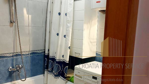 Geräumige Maisonettewohnung mit 79 m² in einer ruhigen Gegend von Makarska!