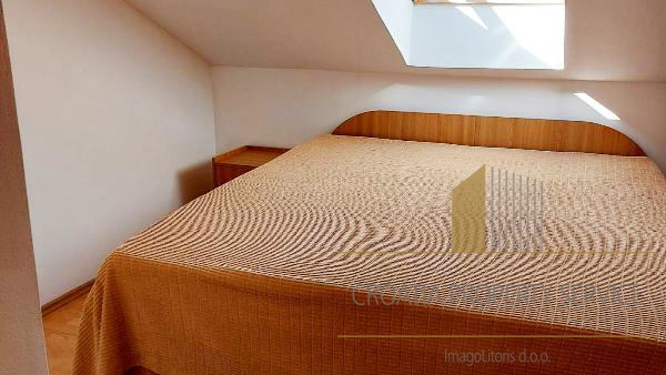 Geräumige Maisonettewohnung mit 79 m² in einer ruhigen Gegend von Makarska!