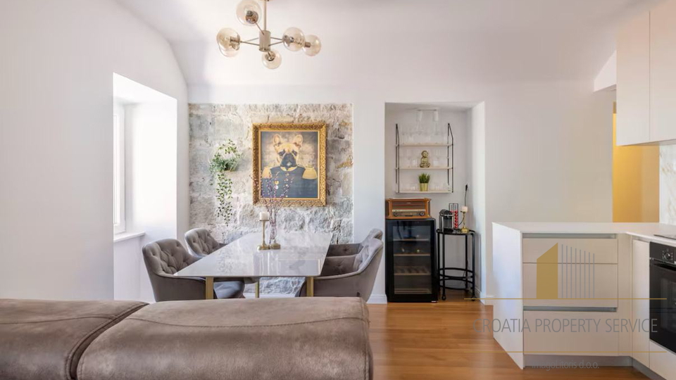 Wunderschöne Zweizimmerwohnung + Studio-Apartment im Herzen von Split!