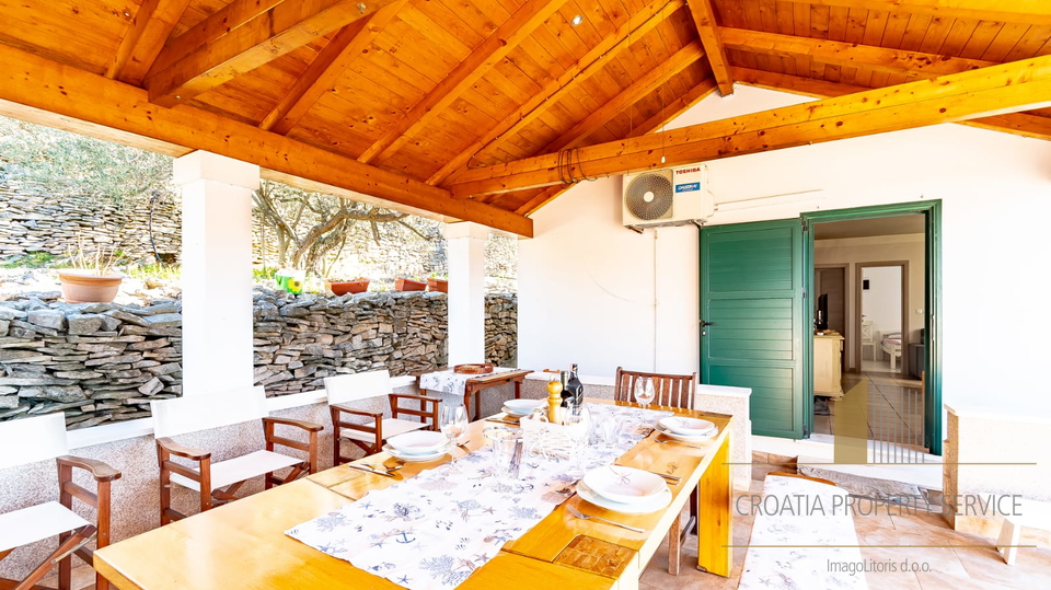 First row to the sea – beautiful renovated house with terrace and pier, Korčula!
