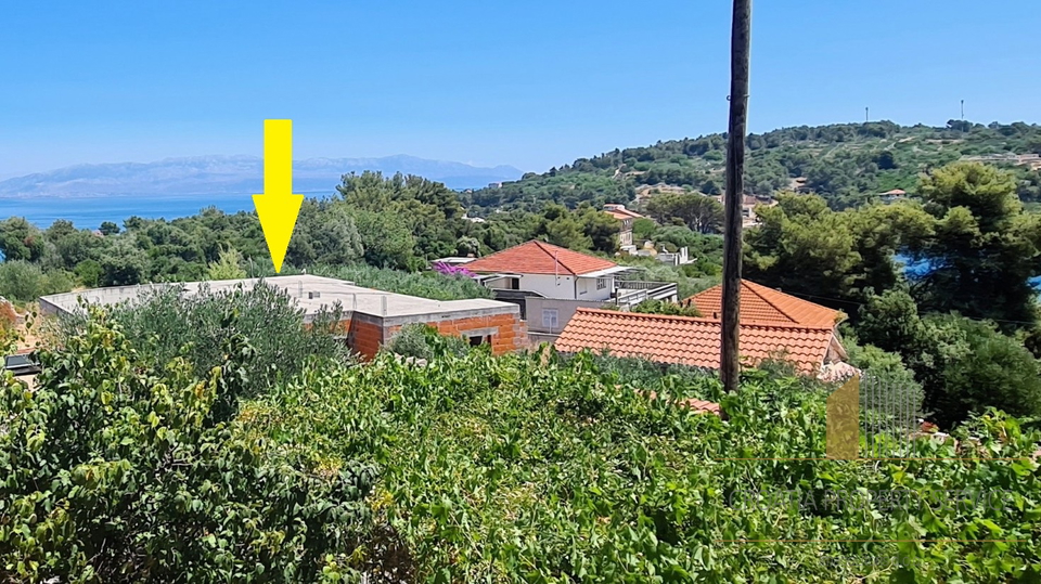 Šolta, Rogač - nedokončana nepremičnina na zemljišču 673 m2, dovoljenje za vilo s bazenom!