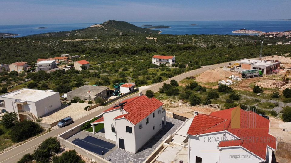 Luksuzna mediteranska vila s pogledom na more – Primošten!