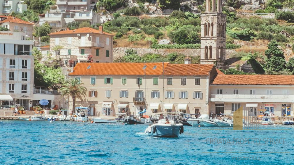 Two-bedroom apartment 255 m from the sea in Stari Grad on the island of Hvar!