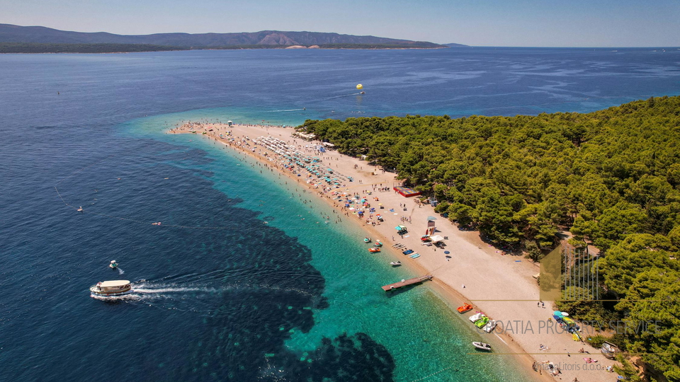 Excellent opportunity – Building land on the island of Brač, Nerežišća – 2,342 m2!