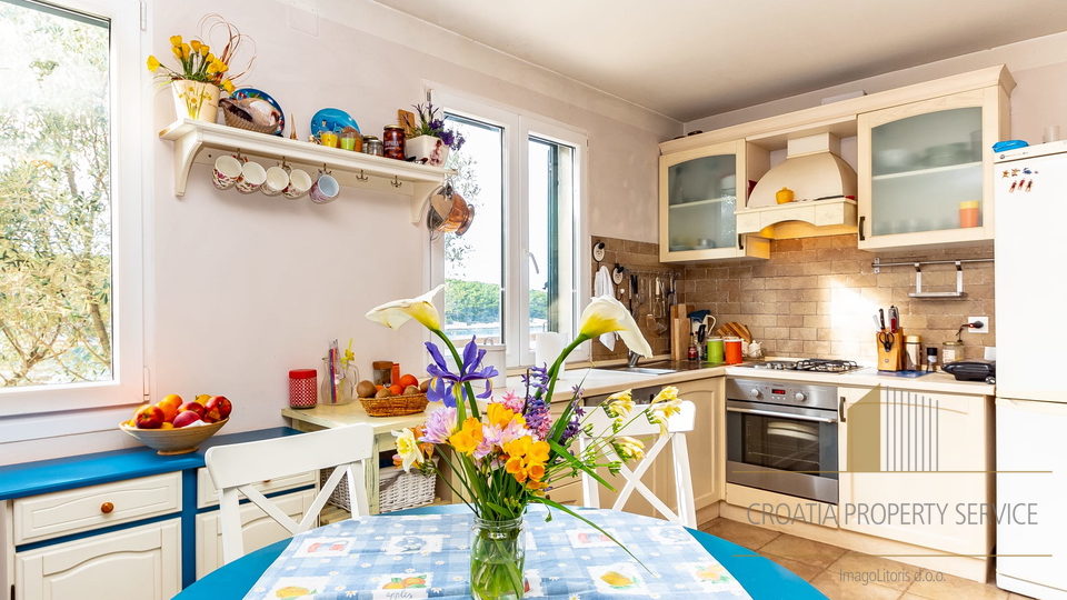 First row to the sea – beautiful renovated house with terrace and pier, Korčula!