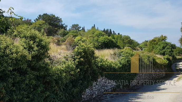 Excellent opportunity – Building land on the island of Brač, Nerežišća – 2,342 m2!