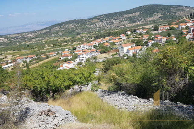 Excellent opportunity – Building land on the island of Brač, Nerežišća – 2,342 m2!