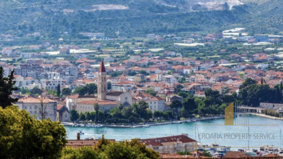 Attractive building land on Čiovo with sea and Trogir views!