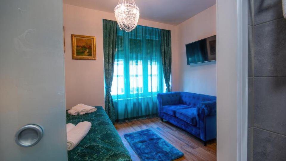 Luksuzni buti&ccaron;ni hotel v centru Splita&excl;