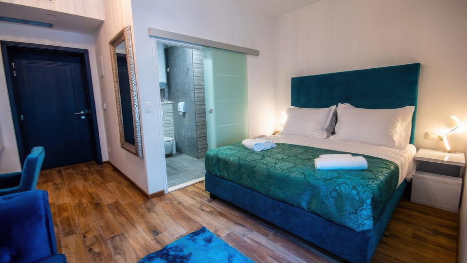 Luksuzni buti&ccaron;ni hotel v centru Splita&excl;