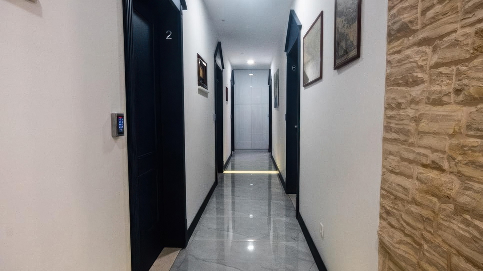 Luksuzni buti&ccaron;ni hotel v centru Splita&excl;
