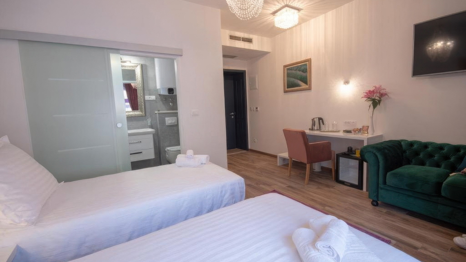 Luksuzni buti&ccaron;ni hotel v centru Splita&excl;
