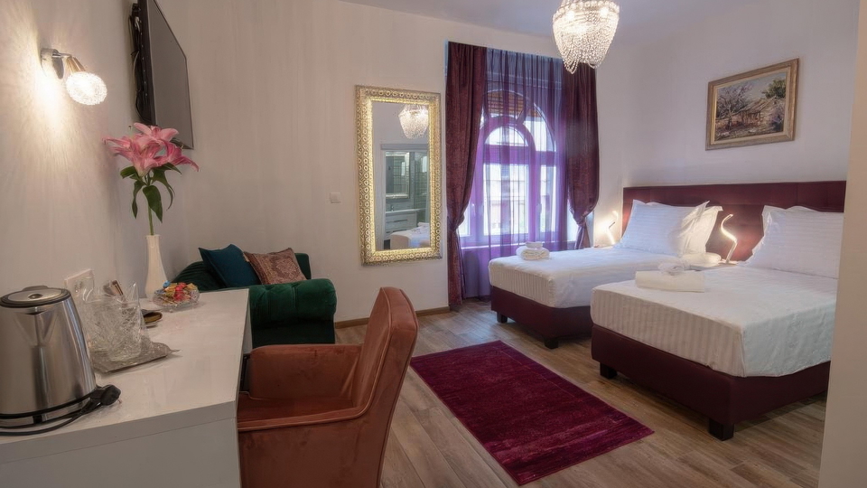 Luksuzni buti&ccaron;ni hotel v centru Splita&excl;