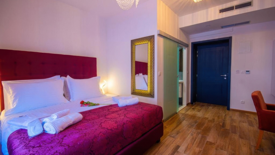 Luksuzni buti&ccaron;ni hotel v centru Splita&excl;