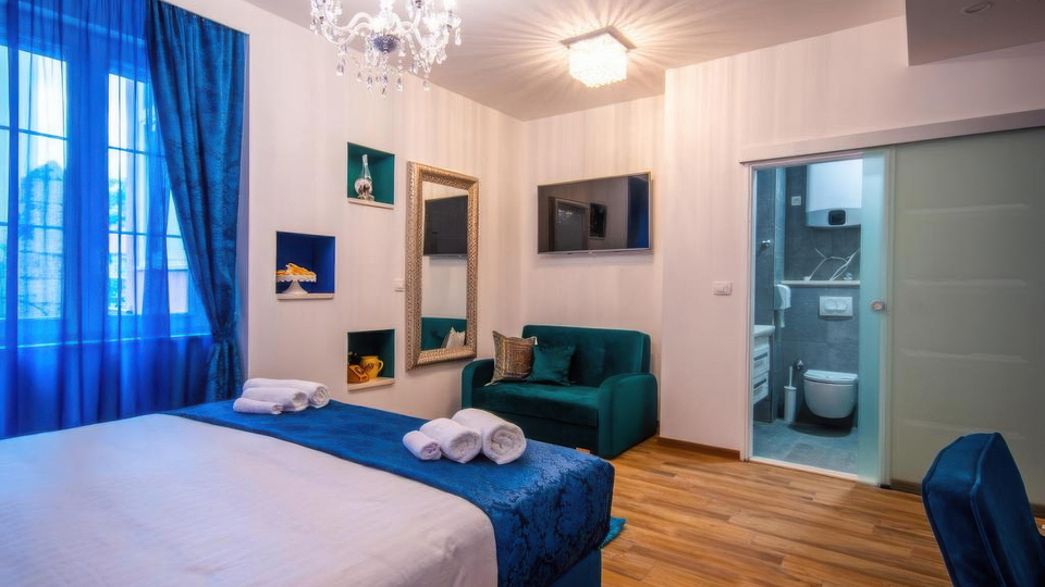 Luksuzni buti&ccaron;ni hotel v centru Splita&excl;