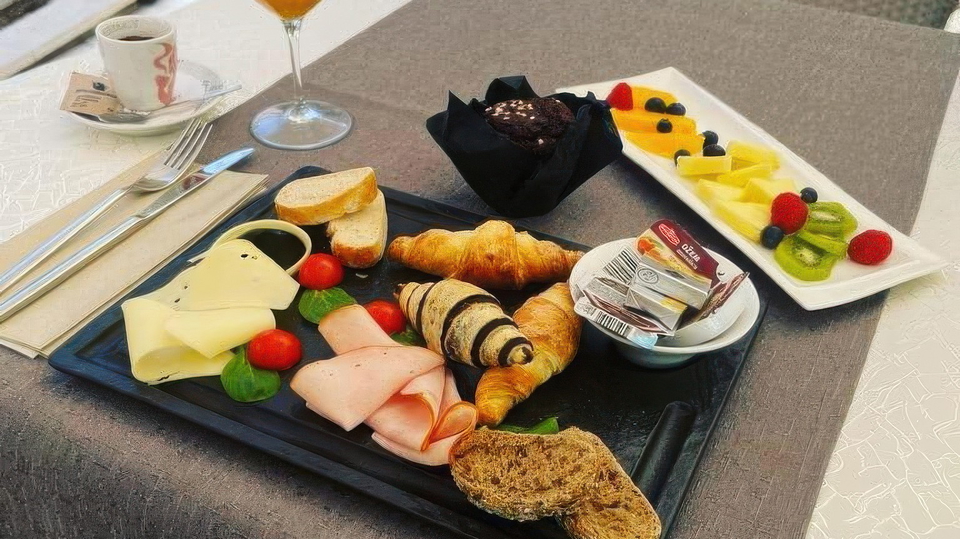 Luksuzni buti&ccaron;ni hotel v centru Splita&excl;