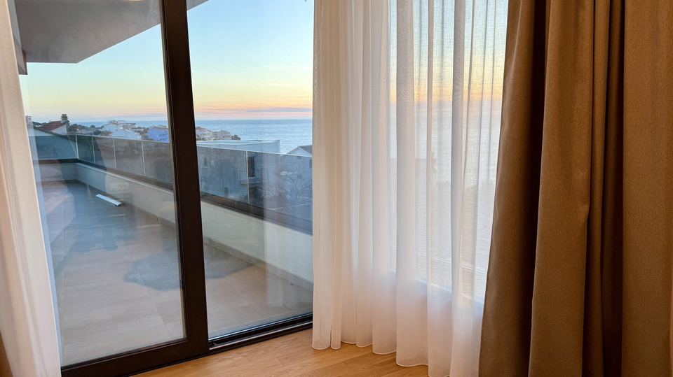 Luxusvilla mit wundersch&ouml;nem Meerblick in der N&auml;he von Rogoznica&excl;