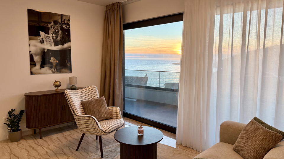 Luxusvilla mit wundersch&ouml;nem Meerblick in der N&auml;he von Rogoznica&excl;