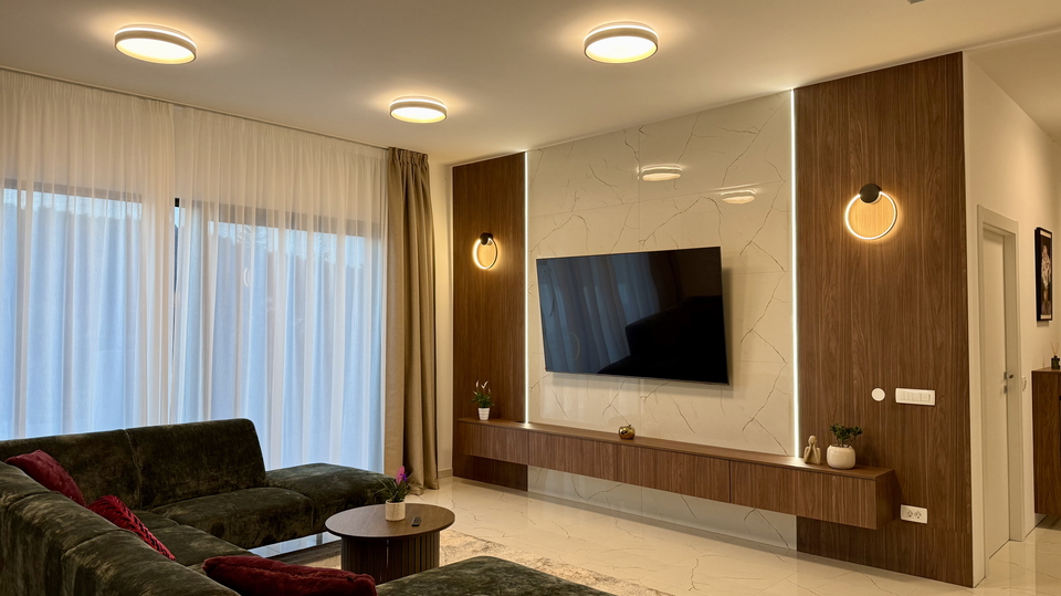 Luxusvilla mit wundersch&ouml;nem Meerblick in der N&auml;he von Rogoznica&excl;