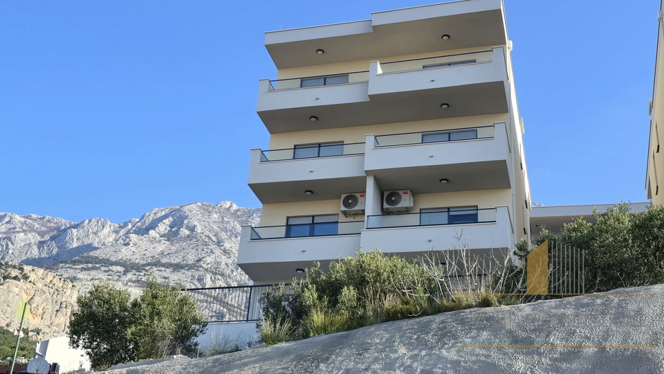New construction! Three-room apartment with a sea view in Tučepi!