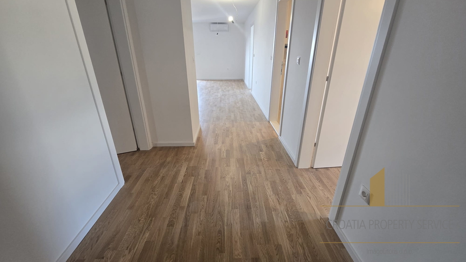 New construction! Three-room apartment with a sea view in Tučepi!