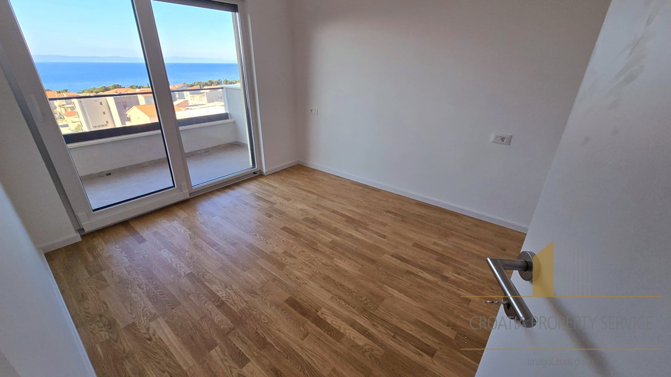 New construction! Three-room apartment with a sea view in Tučepi!