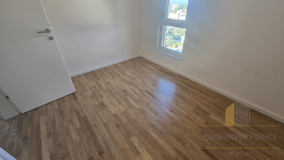 New construction! Three-room apartment with a sea view in Tučepi!