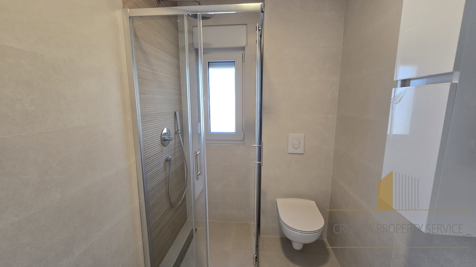 New construction! Three-room apartment with a sea view in Tučepi!