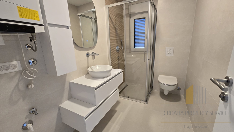 New construction! Three-room apartment with a sea view in Tučepi!