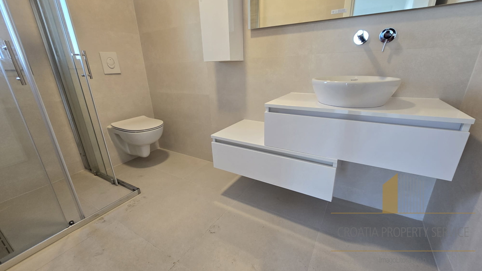 New construction! Three-room apartment with a sea view in Tučepi!