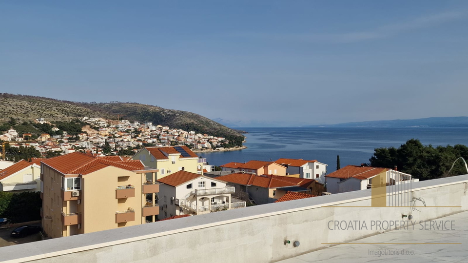 Luxury penthouse with terrace and sea view on the island of Čiovo!